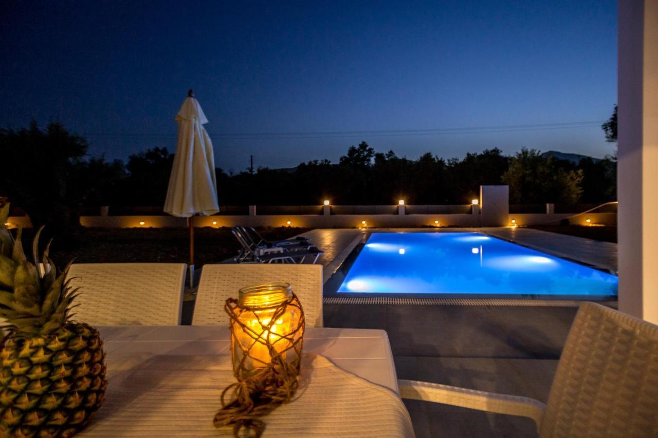 Villa Boviana With Private Swimming Pool Agios Sostis  Zewnętrze zdjęcie