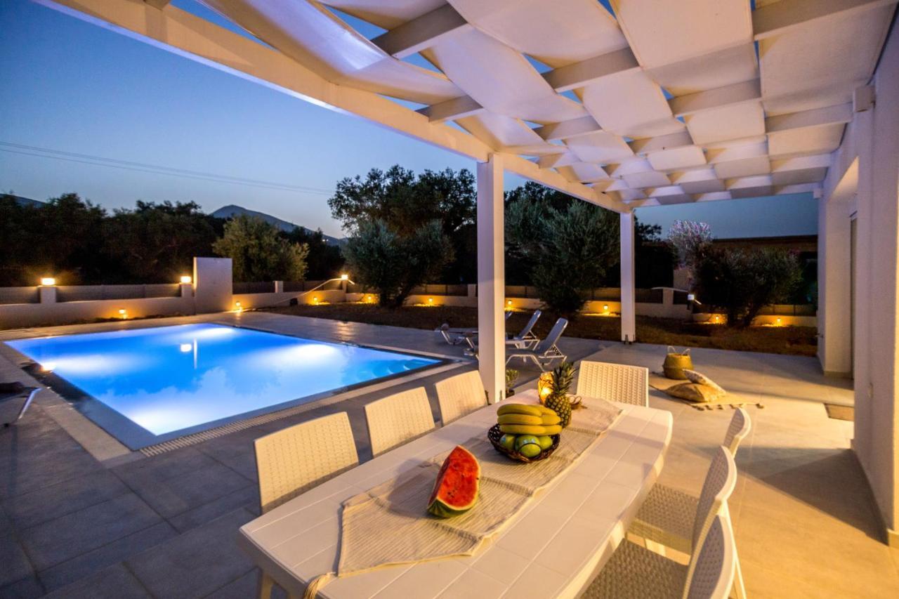 Villa Boviana With Private Swimming Pool Agios Sostis  Zewnętrze zdjęcie