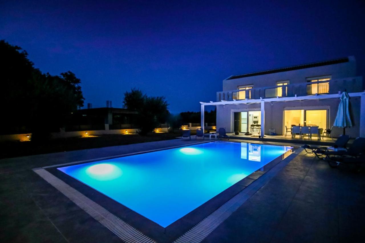 Villa Boviana With Private Swimming Pool Agios Sostis  Zewnętrze zdjęcie