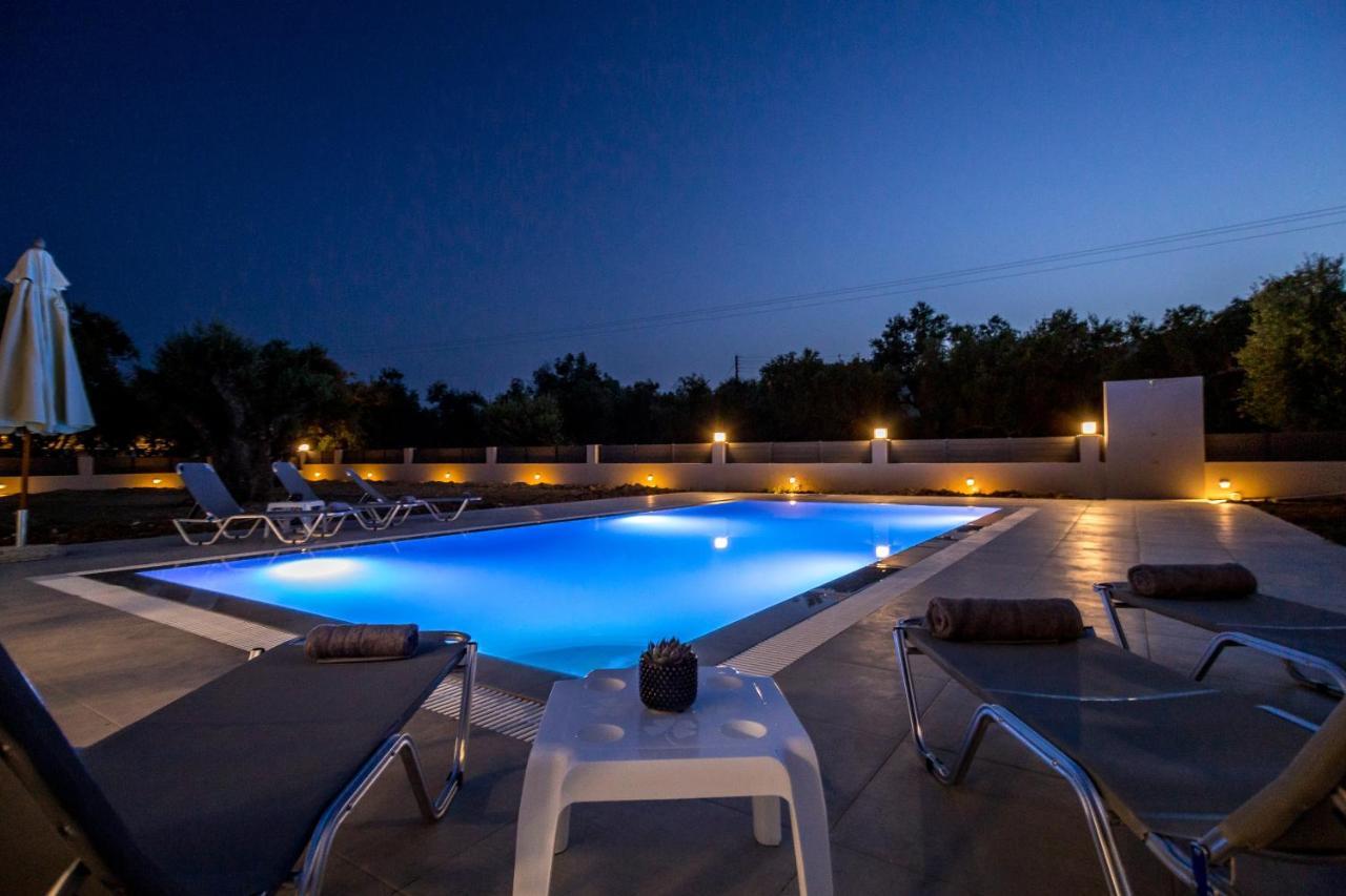 Villa Boviana With Private Swimming Pool Agios Sostis  Zewnętrze zdjęcie