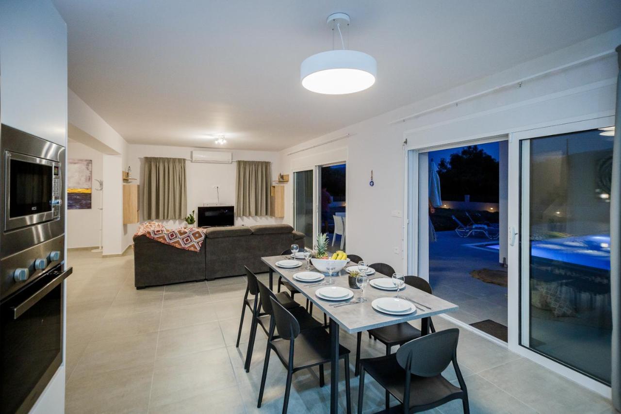Villa Boviana With Private Swimming Pool Agios Sostis  Zewnętrze zdjęcie